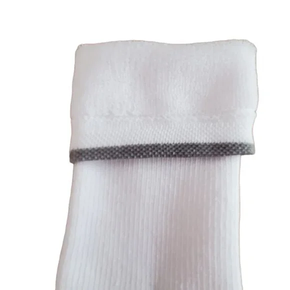 NWOT  2 Pair Avalanche Men's Socks White Grey - Picture 5 of 6
